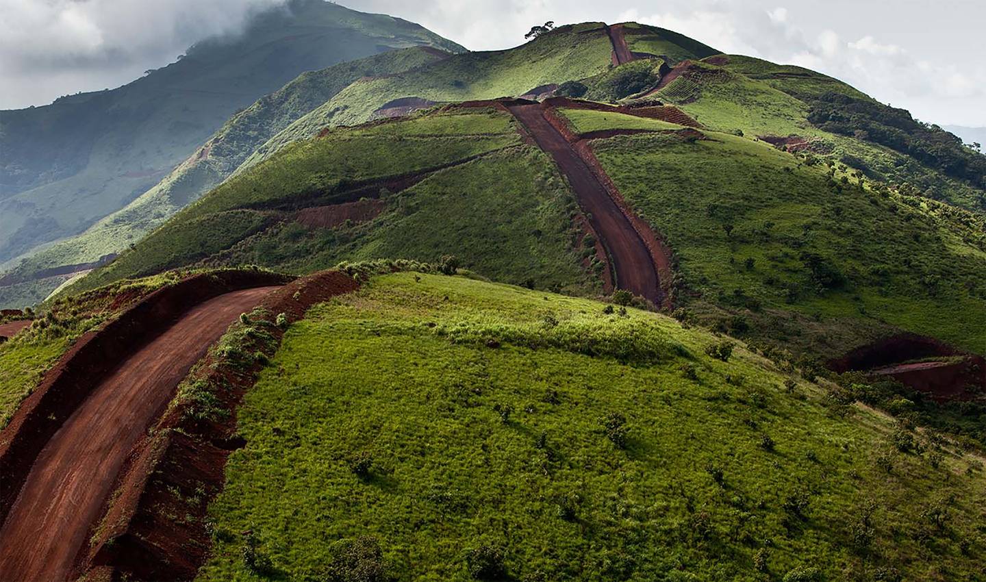 西芒杜(Simandou)\n 几内亚,恩泽雷科雷